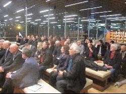 Publikum während der Präsentation in der Brenner Raststation der A22